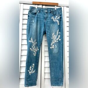 White House Black Market Girlfriend Embroidered Jeans size 10.